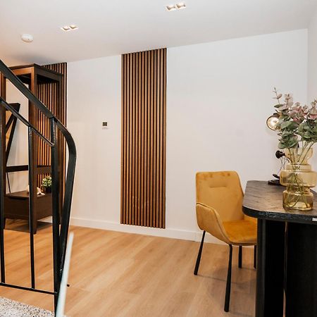 S331 - Luxurious Two Bedroom Duplex Apartment In Κολωνία Εξωτερικό φωτογραφία