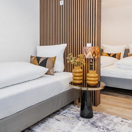 S331 - Luxurious Two Bedroom Duplex Apartment In Κολωνία Εξωτερικό φωτογραφία