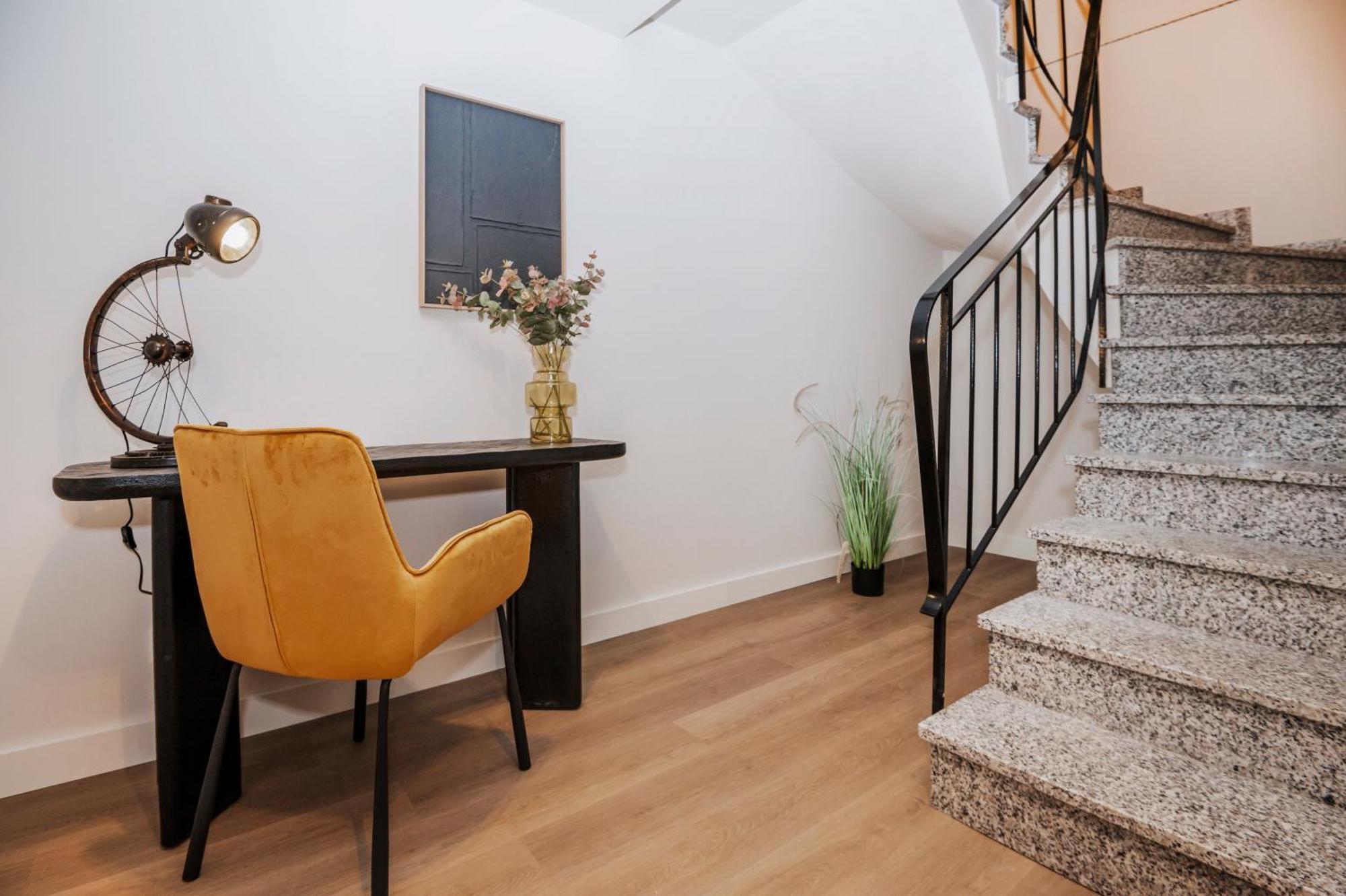 S331 - Luxurious Two Bedroom Duplex Apartment In Κολωνία Εξωτερικό φωτογραφία