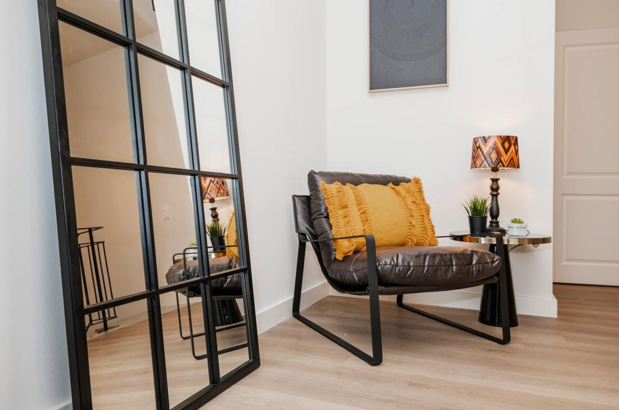 S331 - Luxurious Two Bedroom Duplex Apartment In Κολωνία Εξωτερικό φωτογραφία