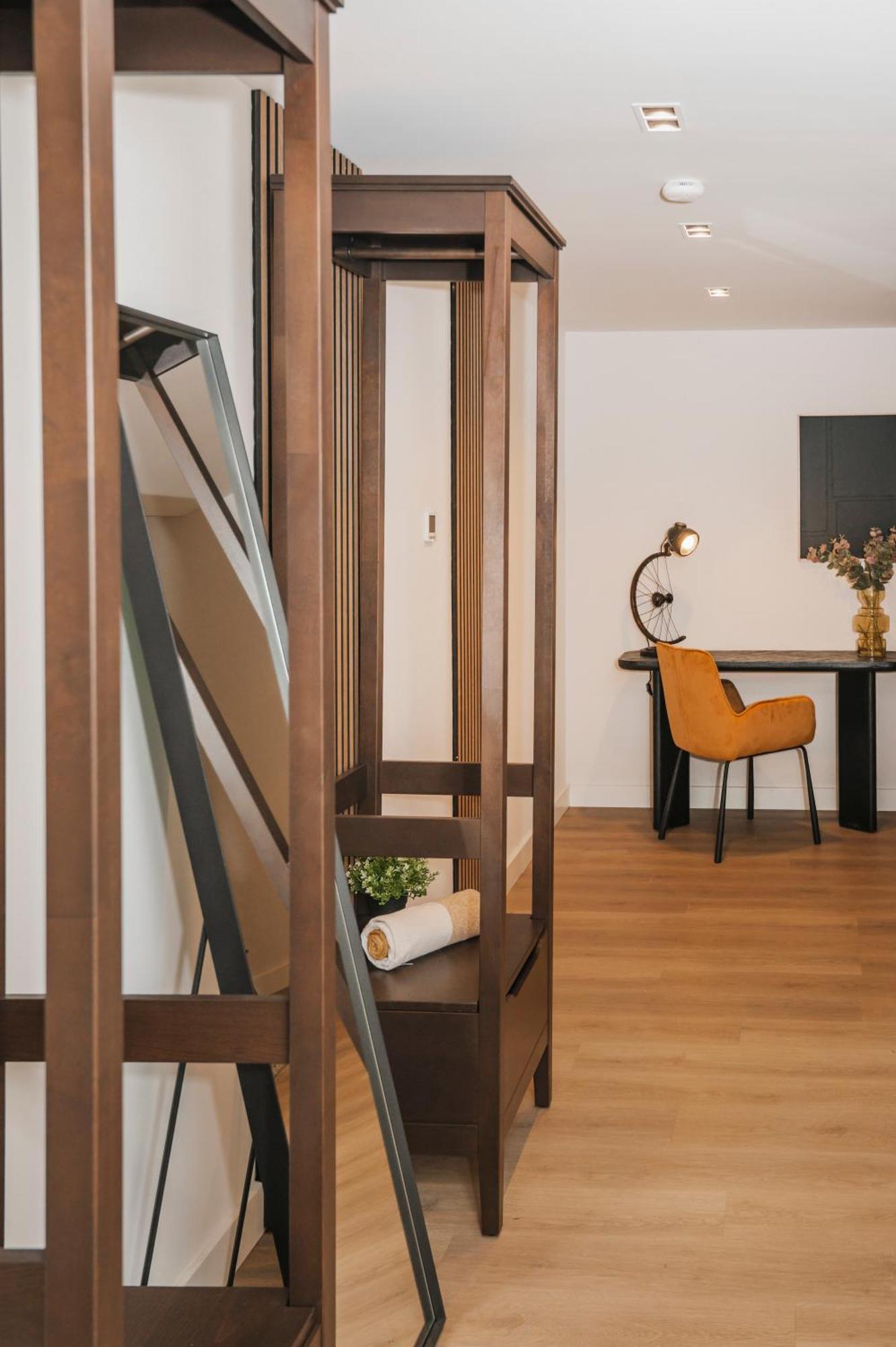 S331 - Luxurious Two Bedroom Duplex Apartment In Κολωνία Εξωτερικό φωτογραφία
