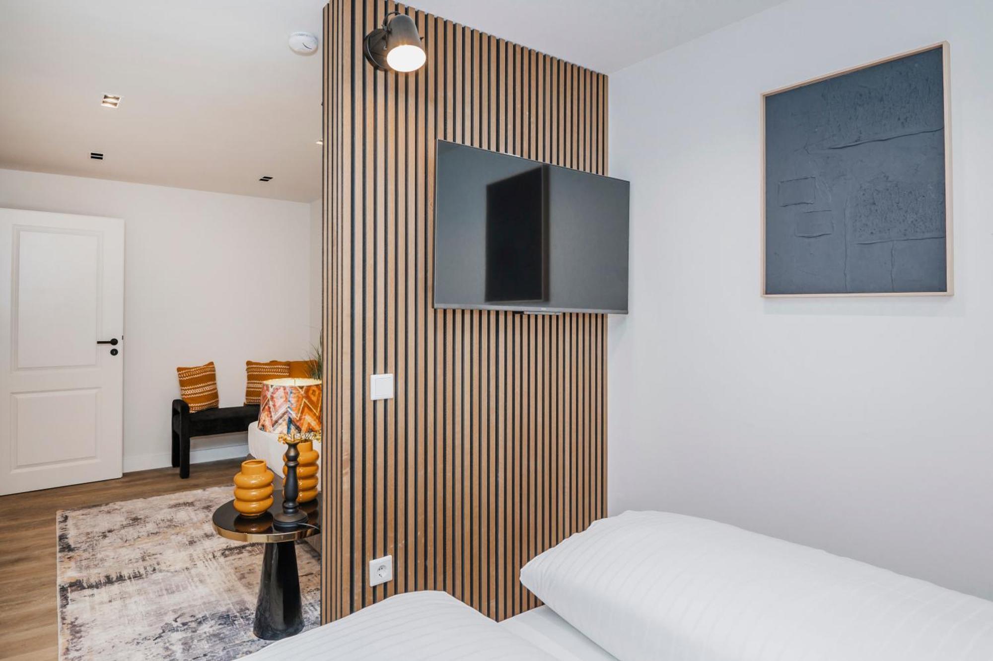 S331 - Luxurious Two Bedroom Duplex Apartment In Κολωνία Εξωτερικό φωτογραφία